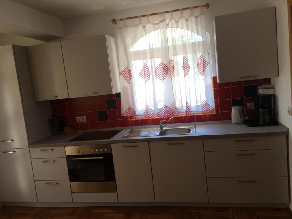 Apartman Put Svete Kate Raslina Екстериор снимка