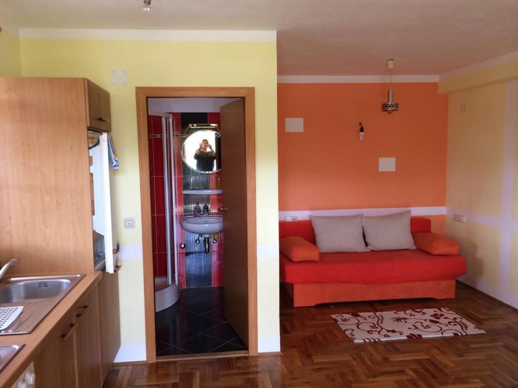 Apartman Put Svete Kate Raslina Екстериор снимка