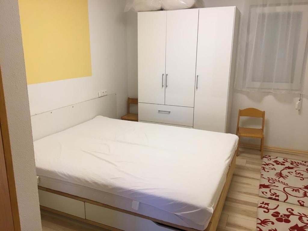 Apartman Put Svete Kate Raslina Екстериор снимка